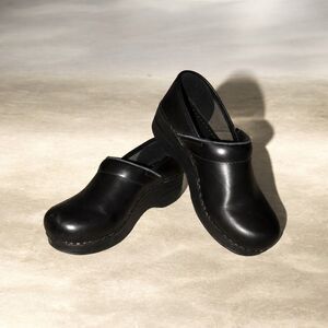 Dansko Professional Black Leather Clogs Women’s Size 36 EU Work Comfort